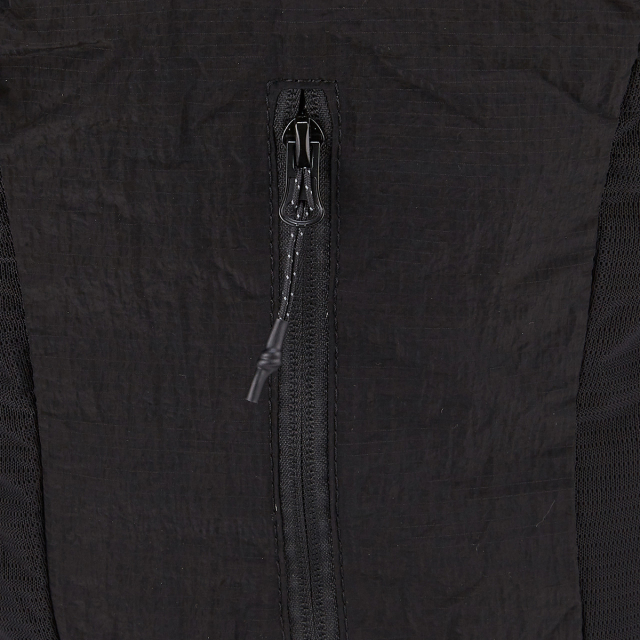 SYMBOL NYLON DAYPACK - BLACK