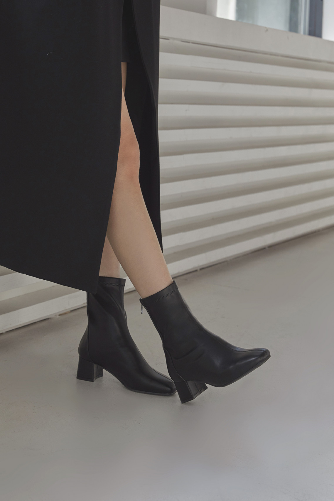 레더 앵클부츠 블랙 Leather Ankle Boots Black